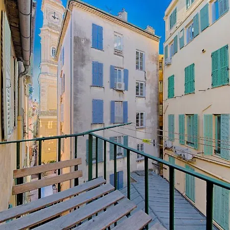 Super - Old Town - Near Garibaldi